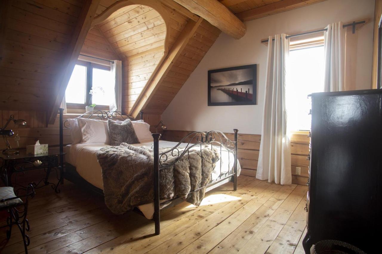 Hebergement "La Maison En Bois Rond" Sainte-Marie Ngoại thất bức ảnh